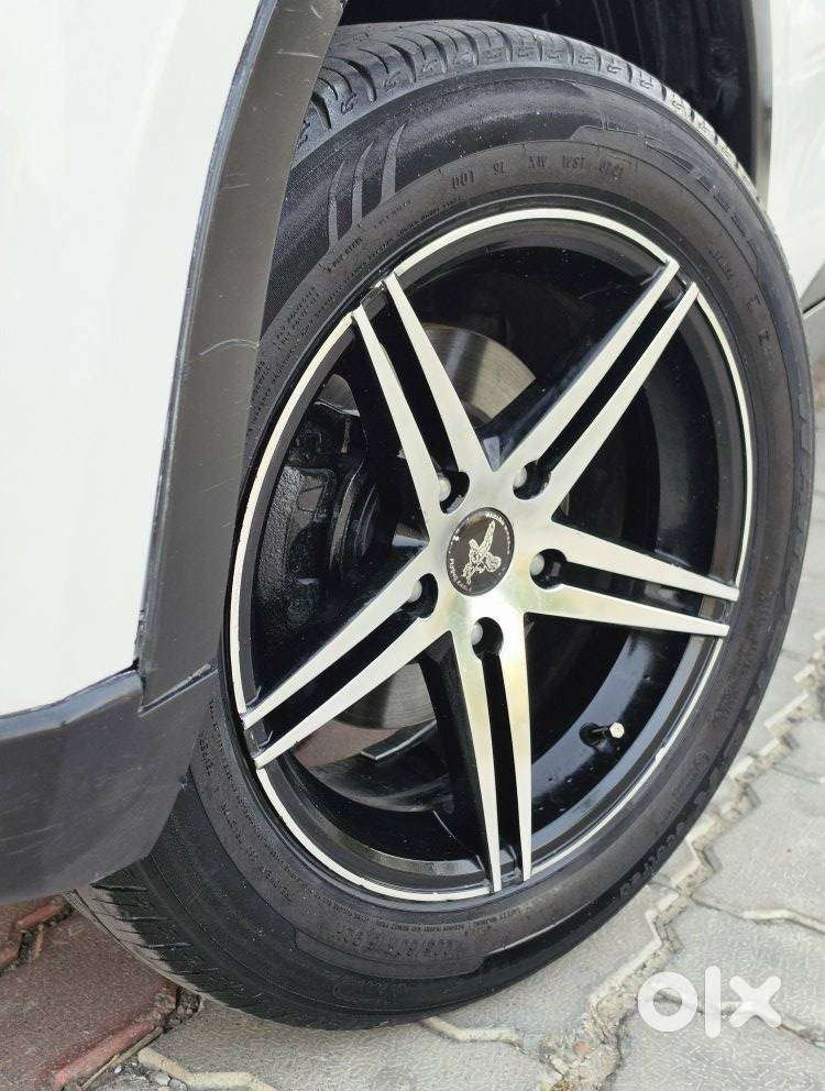 Maruti Suzuki Brezza 1.5 Zxi Smart Hybrid, 2021, Petrol