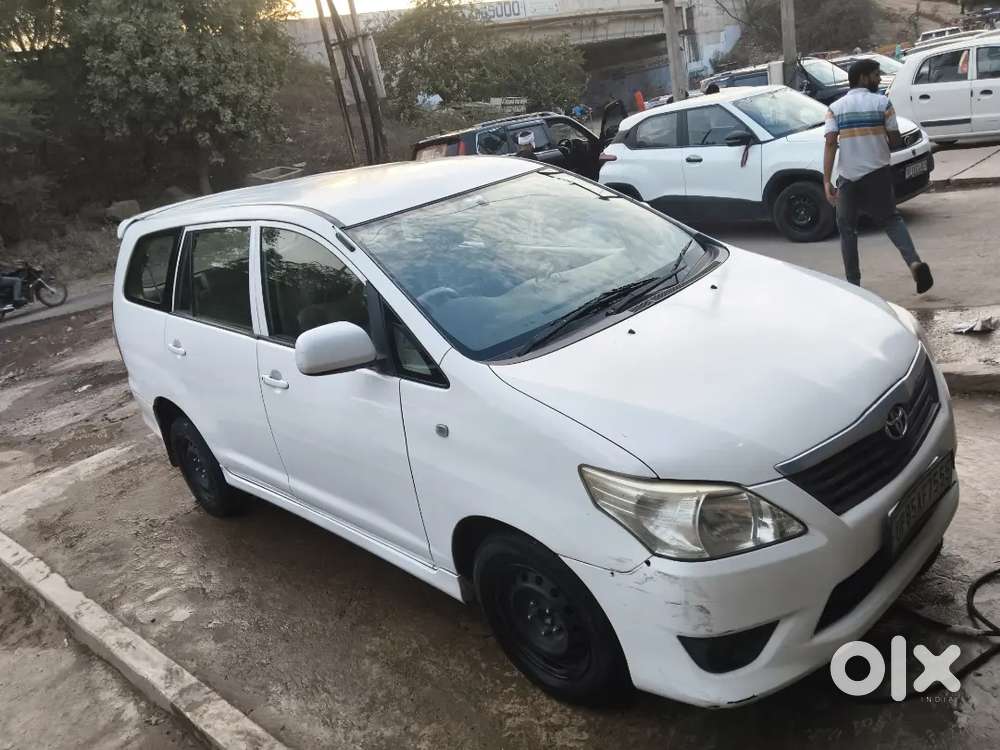 Toyota Innova 2012