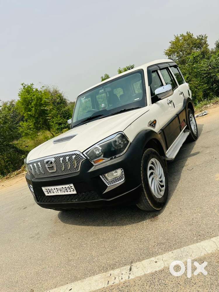 Mahindra Scorpio S4, 2016