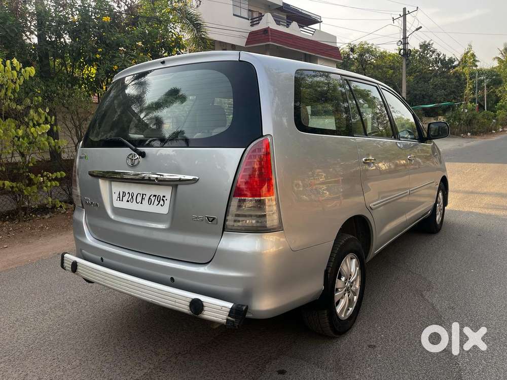 Toyota Innova 2.5 V 7 Str, 2010, Diesel