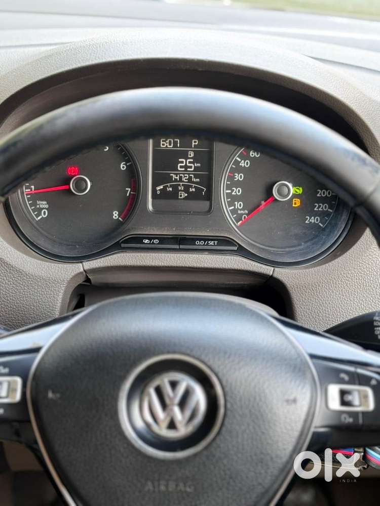 Volkswagen Vento 1.2 Tsi Highline Plus At, 2016, Petrol