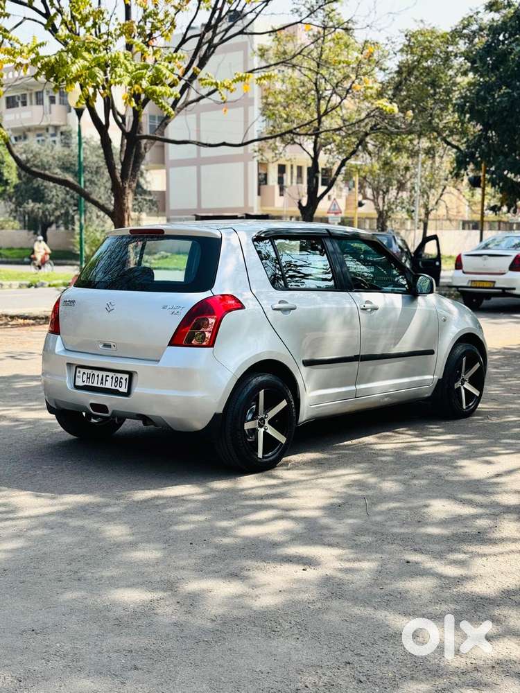 Maruti Suzuki Swift Vxi + Manual, 2010, Petrol