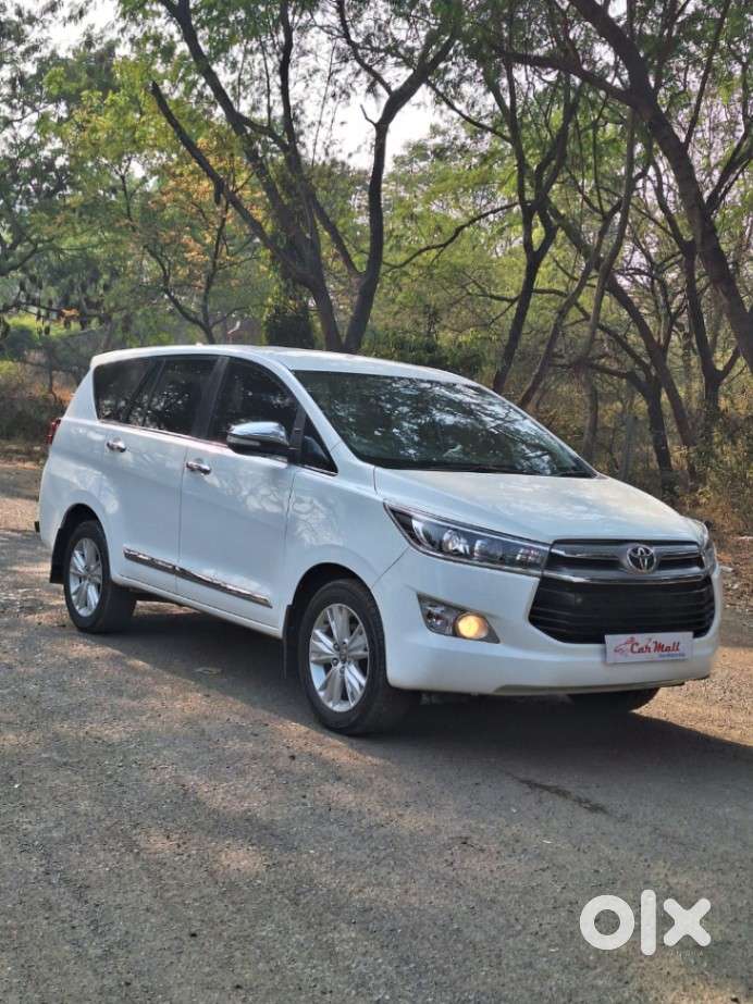Toyota Innova Crysta 2.8 Zx At 7 Seater, 2016, Diesel