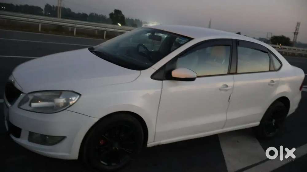 Skoda Rapid 1.5 Ambition 2016