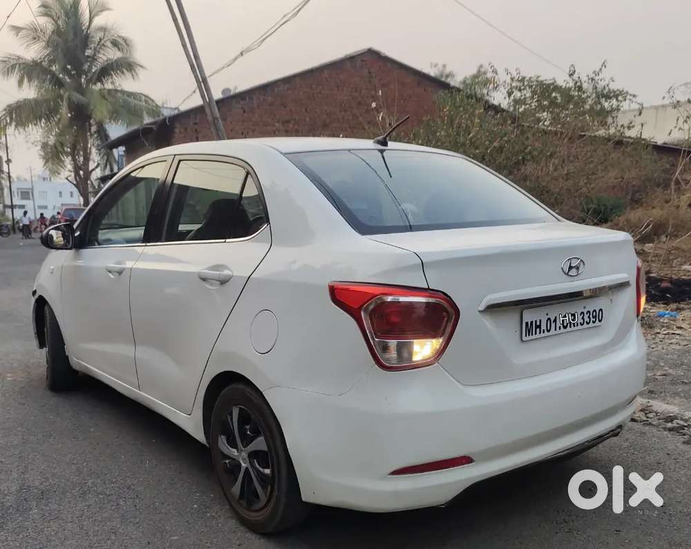 Hyundai Xcent विकली आहे