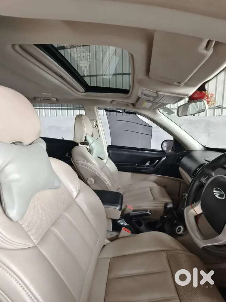 Xuv 2016 W10 Well Maintained Car For Sale