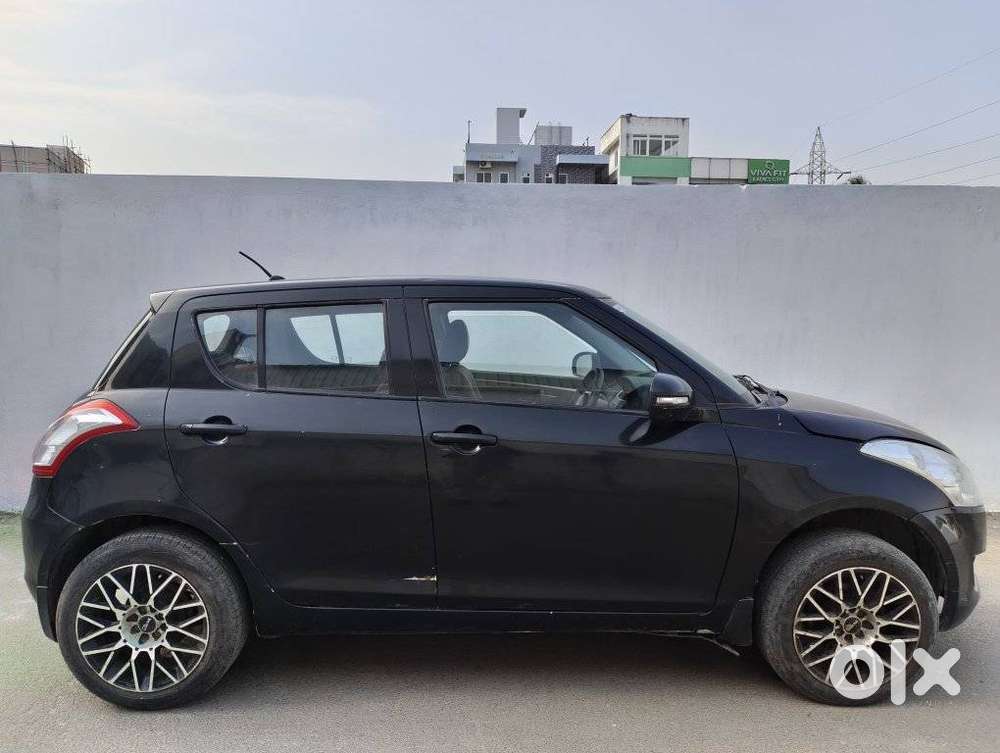 Maruti Suzuki Swift Vxi 1.2 Abs Bs-iv, 2012, Petrol