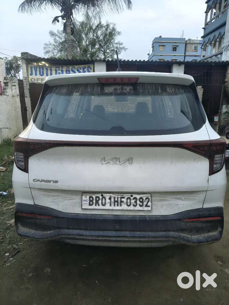 Kia Carens 2023 Petrol Well Maintained