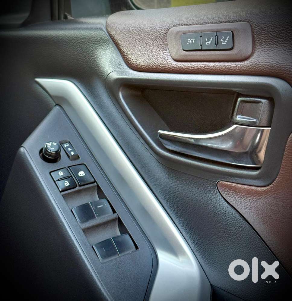 Toyota Innova Hycross 2.0 Zx (o) Hybrid 7 Str, 2023, Petrol