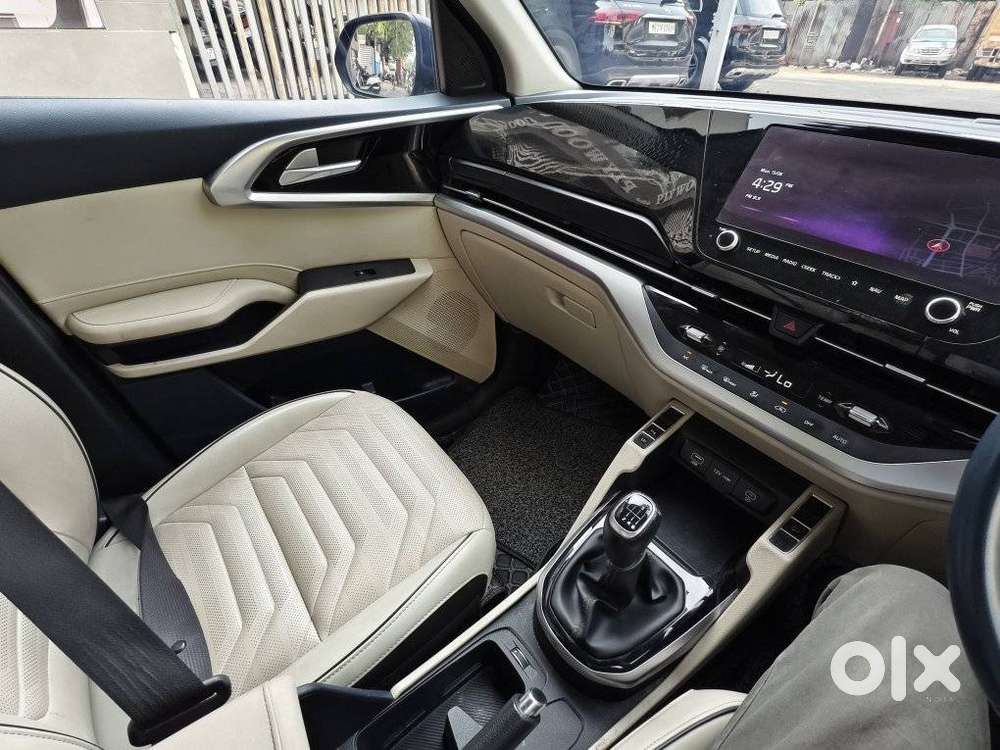 Kia Carens 1.4 Luxury 7 Str, 2022, Petrol
