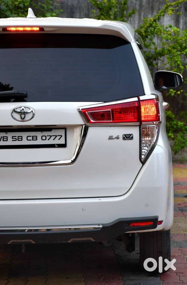 Toyota Innova Crysta 2.4 V, 2024, Diesel