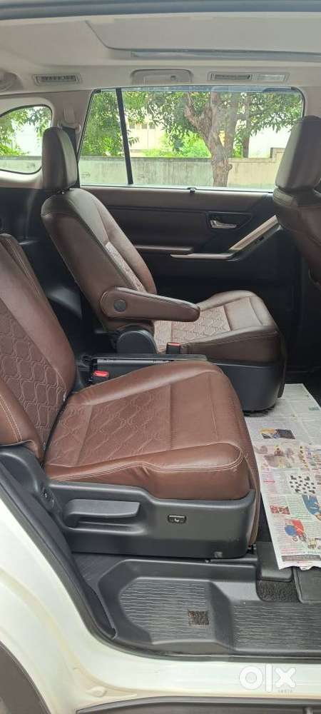 Toyota Innova Hycross 2.0 Zx Hybrid 7 Str, 2024, Petrol