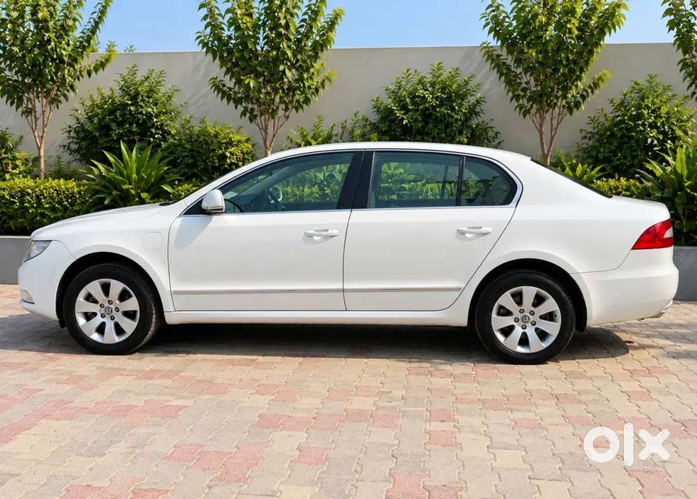 Skoda Superb, 2011, Petrol