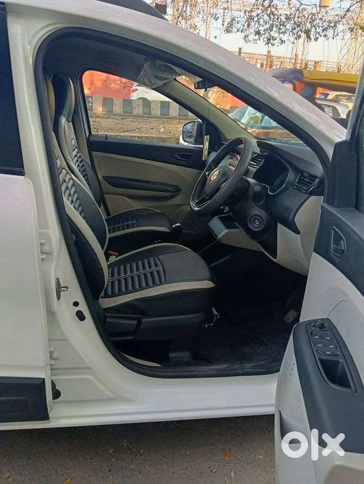 Renault Triber Rxt, 2022, Petrol