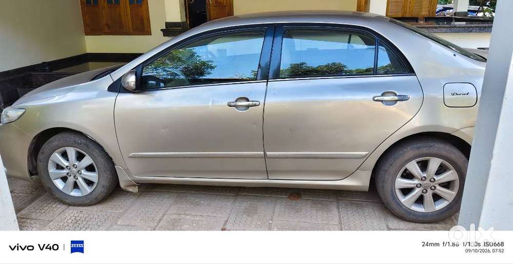 Toyota Corolla Altis 2012