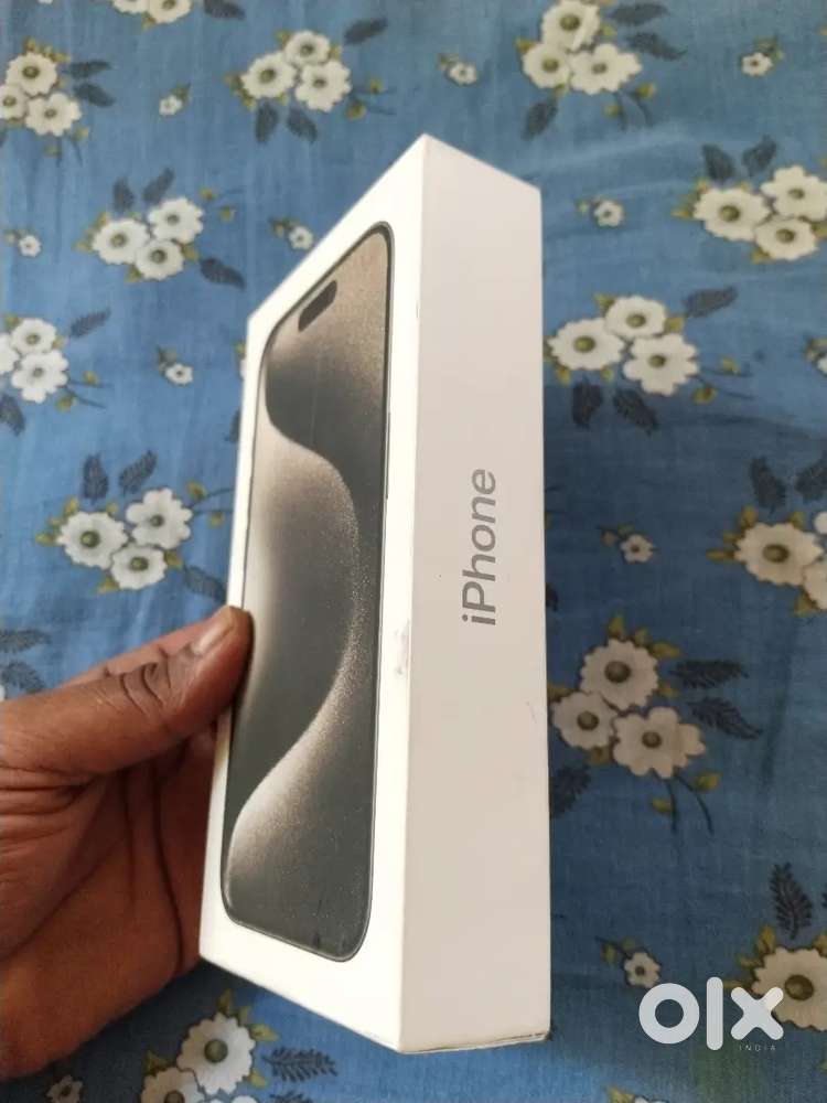 iPhone 15 pro 128gb Natural Titanium colour with box