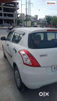 Maruti Suzuki Swift Lxi Optional-o, 2017, Petrol