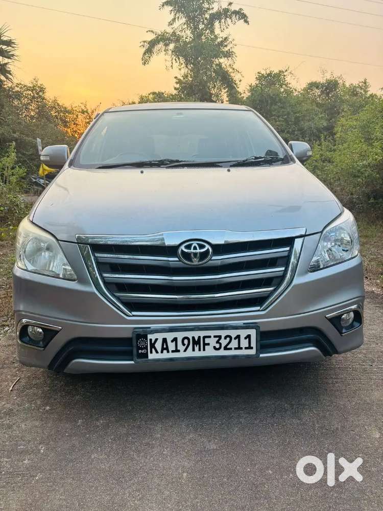 Toyota Innova 2015