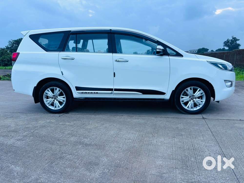 Toyota Innova Crysta 2.8z Automatic, 2016, Diesel