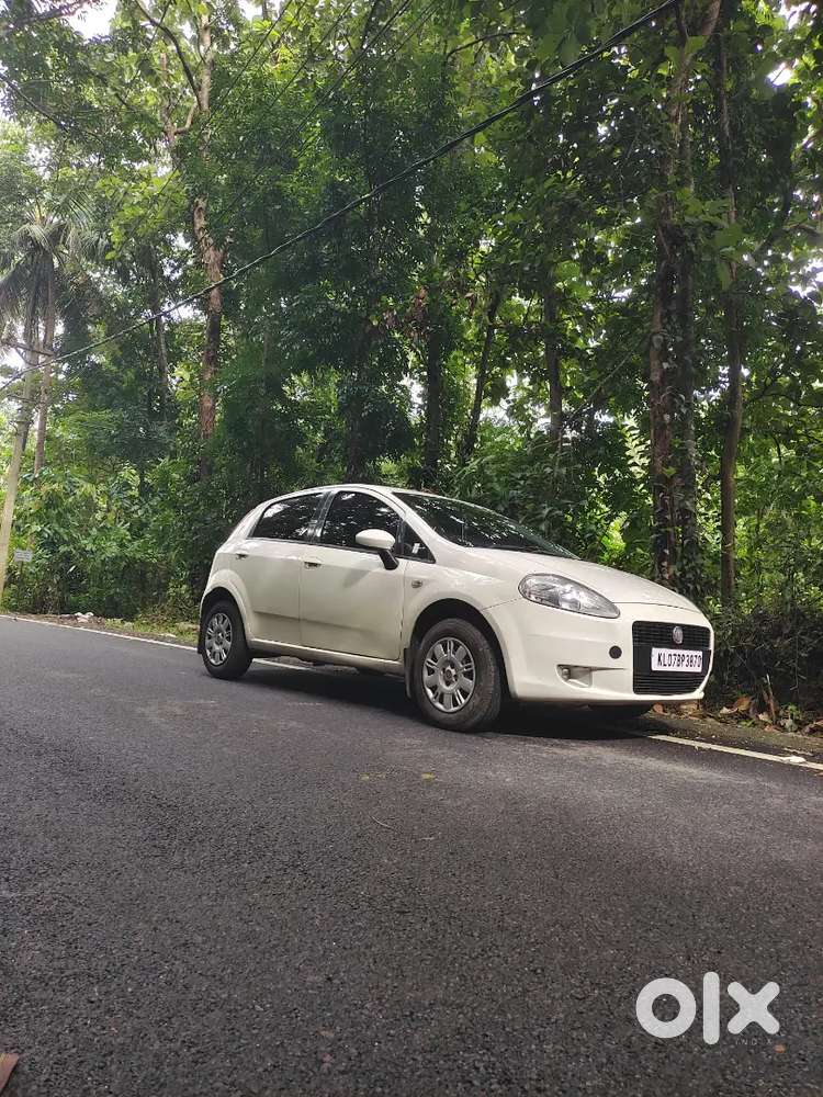 Fiat Punto 2010 Petrol 80000 Km Driven