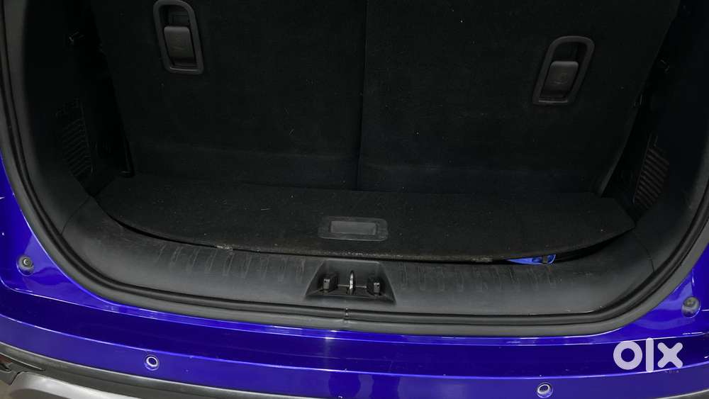Mahindra Xuv700 2.2 Ax 7 Diesel At Luxury Pack Str, 2021, Diesel