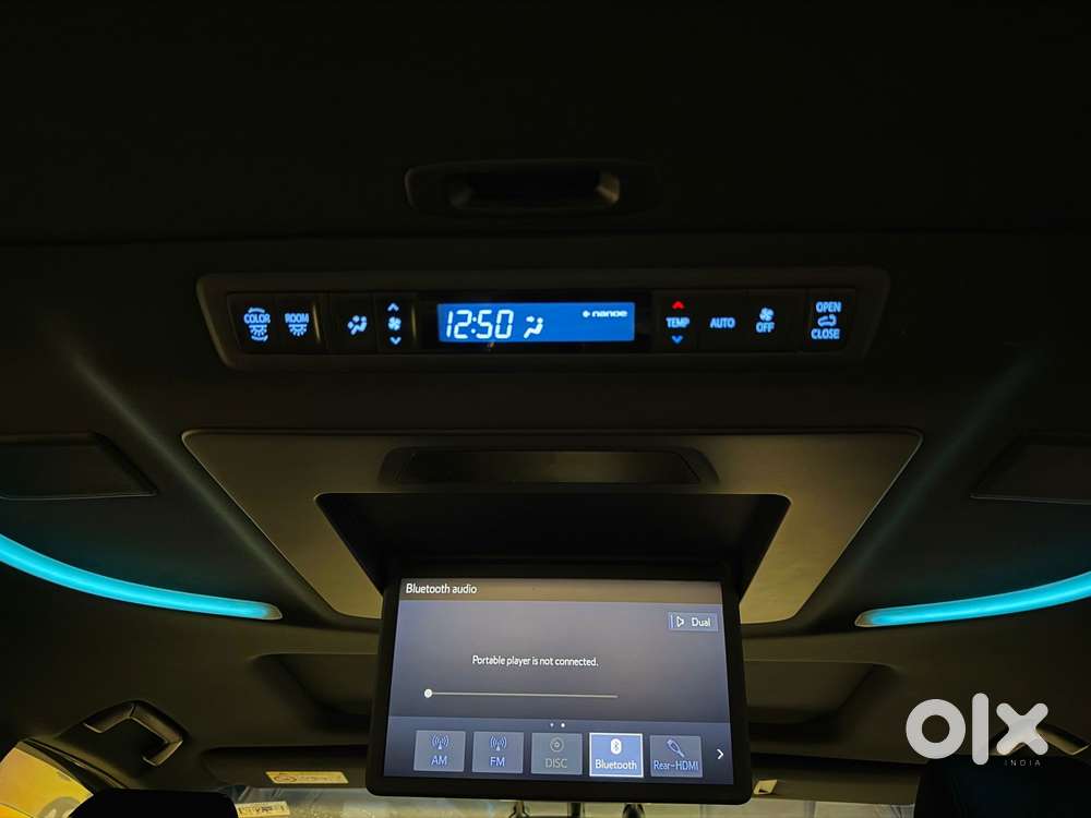 Toyota Vellfire 2.5 Executive Lounge, 2020, Cng & Hybrids