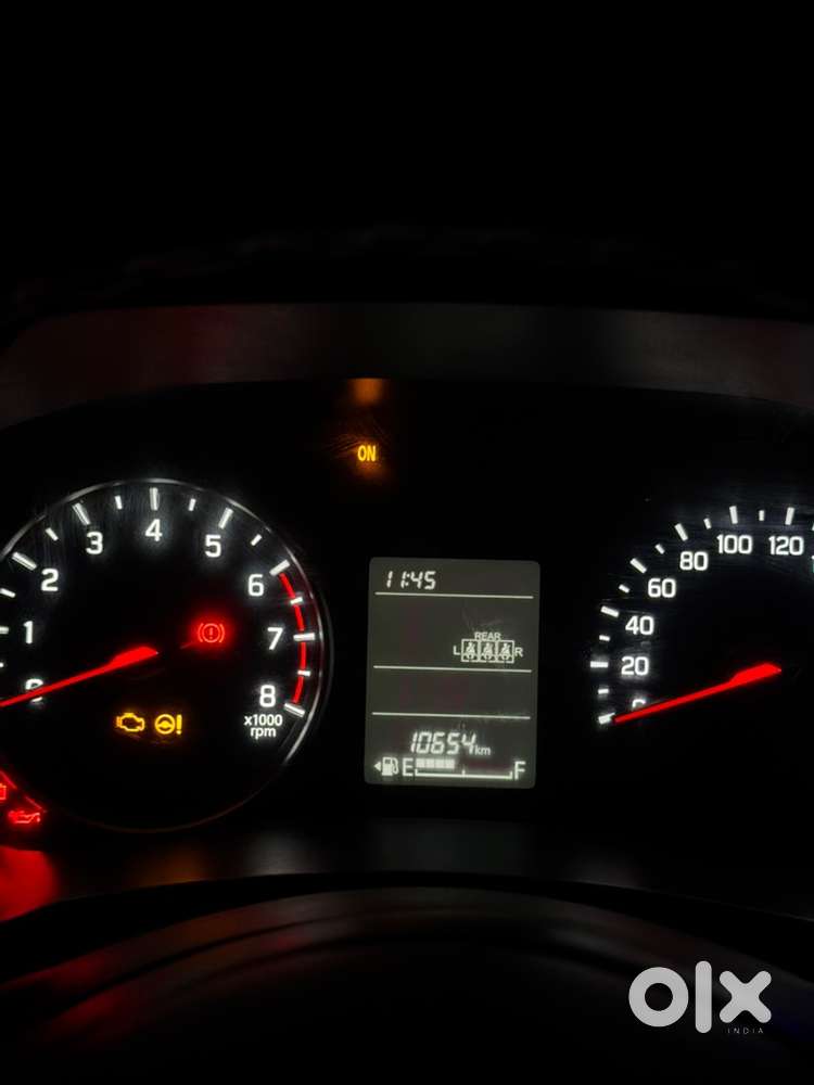 Maruti Suzuki Swift Petrol 2025