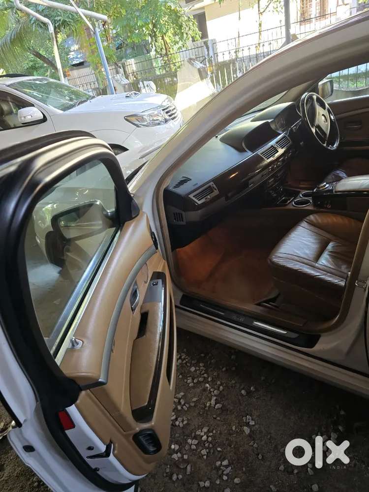 Bmw 7 Series Sedan 2007 Waiting