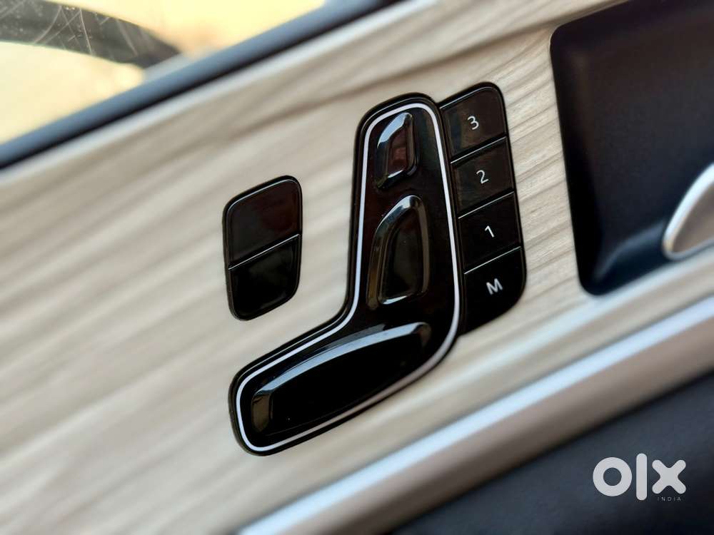 Mahindra Xuv700 2022 Petrol 79500 Km Driven