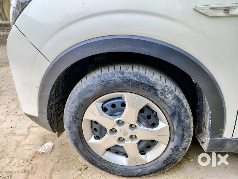 Mahindra Xuv300 2020 Petrol Well Maintained