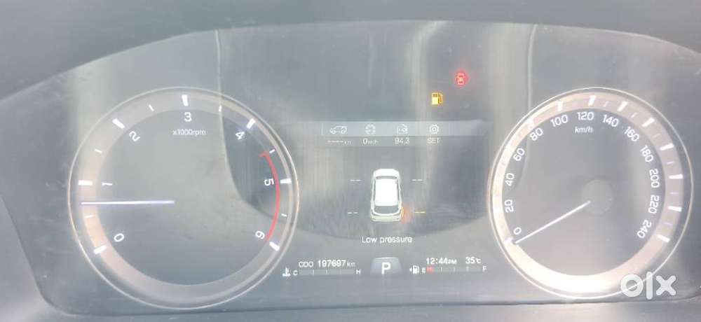 Mahindra Alturas G4 4x2 At, 2019, Diesel