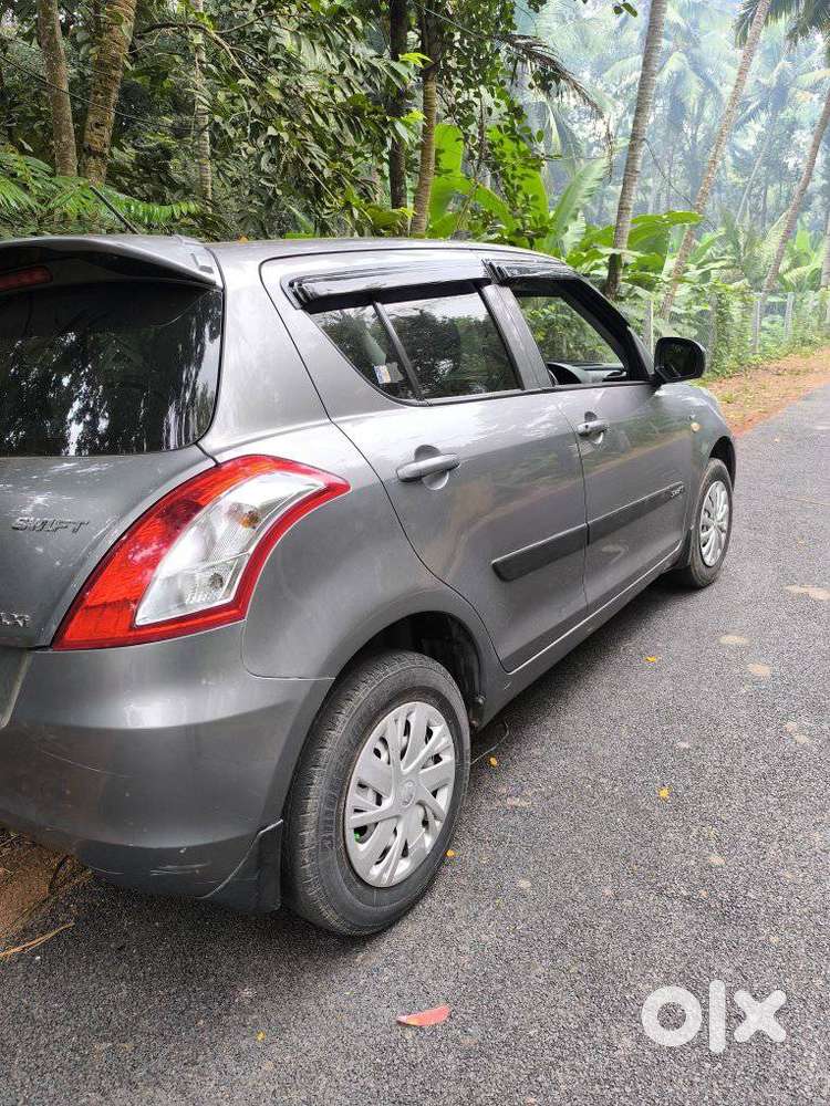 Maruti Suzuki Swift Lxi Optional-o, 2015, Petrol