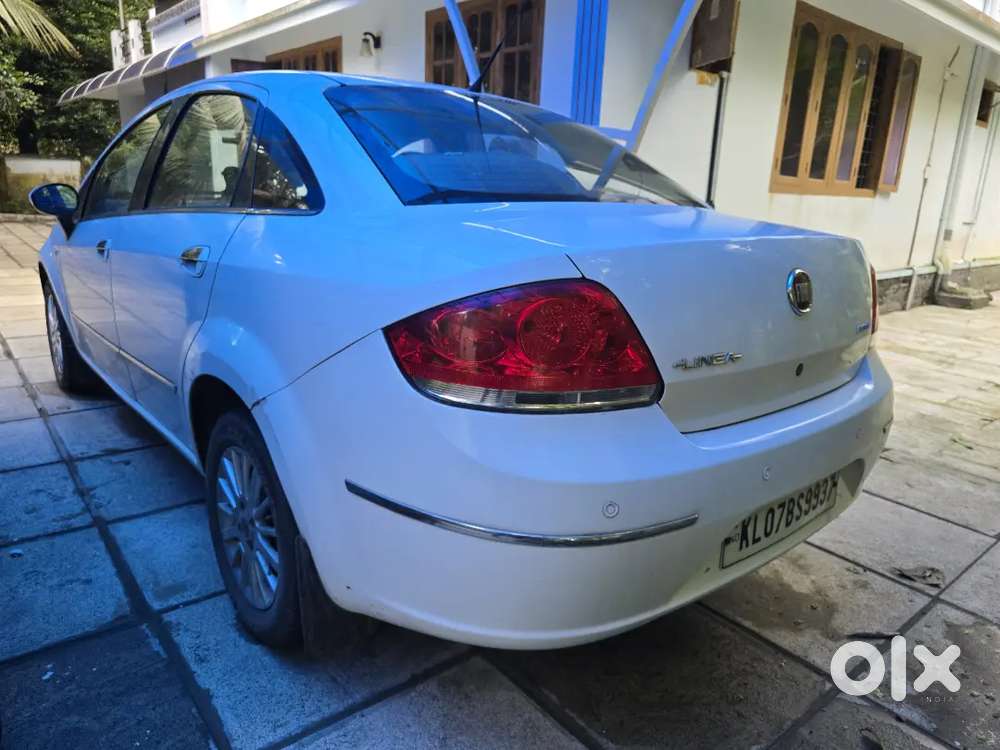 Fiat Linea Emotion 2011 Pack Petrol Variant Full Option