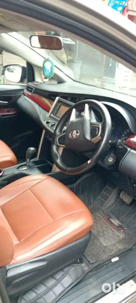 Toyota Innova Crysta 2016 Diesel 180 Km Driven