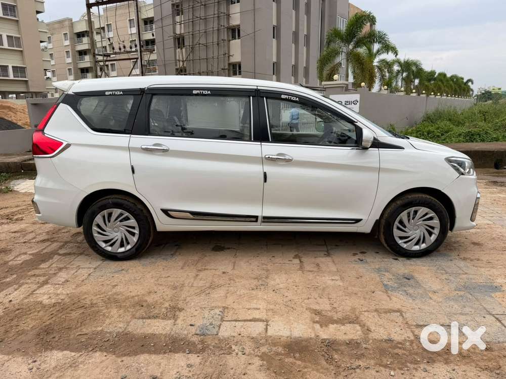 Maruti Suzuki Ertiga Vxi At Petrol, 2022, Petrol