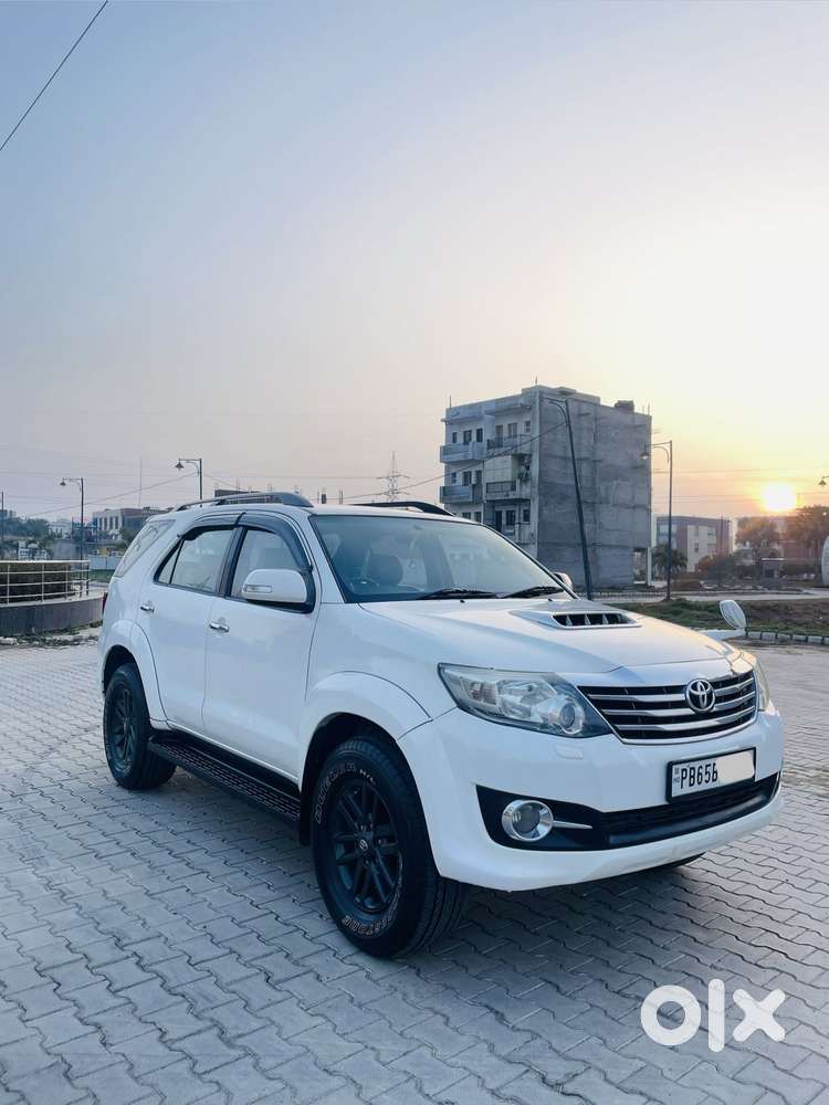 Toyota Fortuner 2011-2016 4x2 At, 2015, Diesel