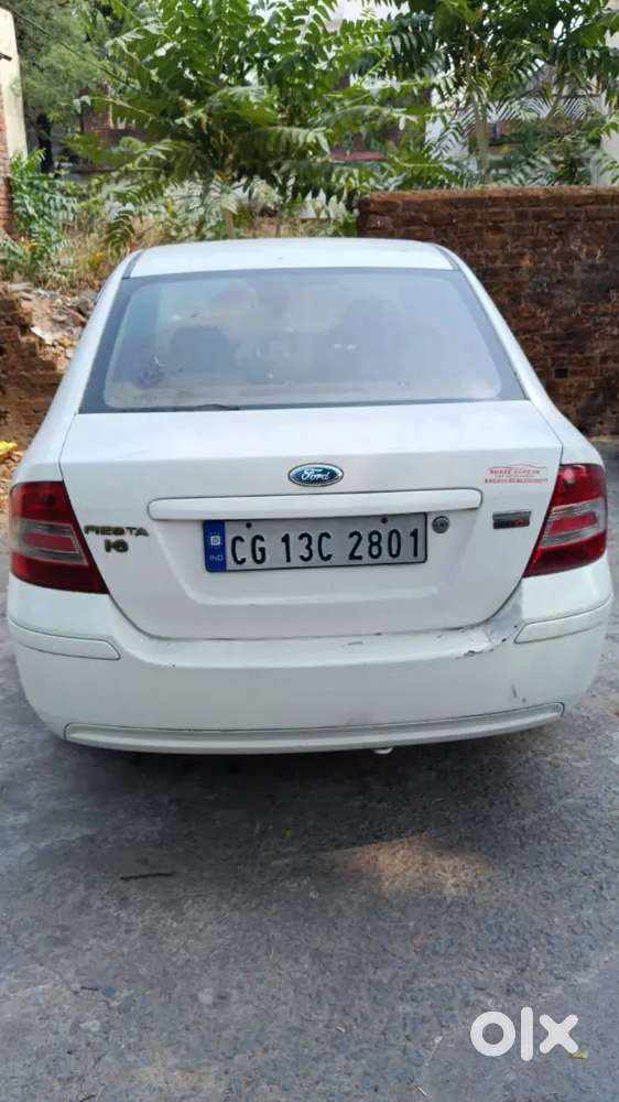 Ford Fiasta 1.6(white Color)