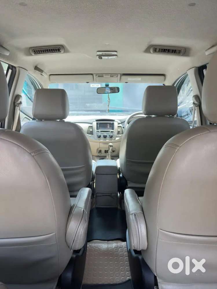 Toyota Innova G 7seater