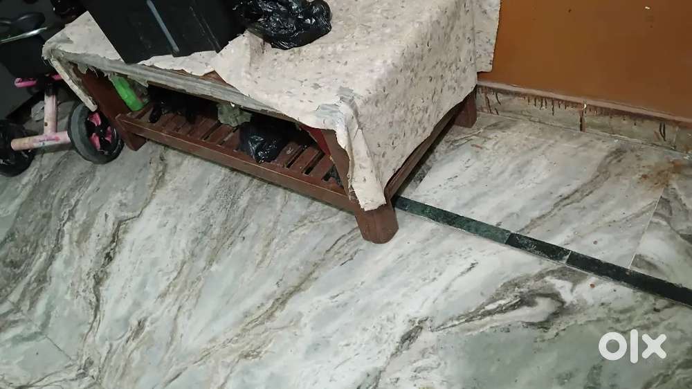 New Condition Sofa Set 3 Seater Wala Ek Match Hai
