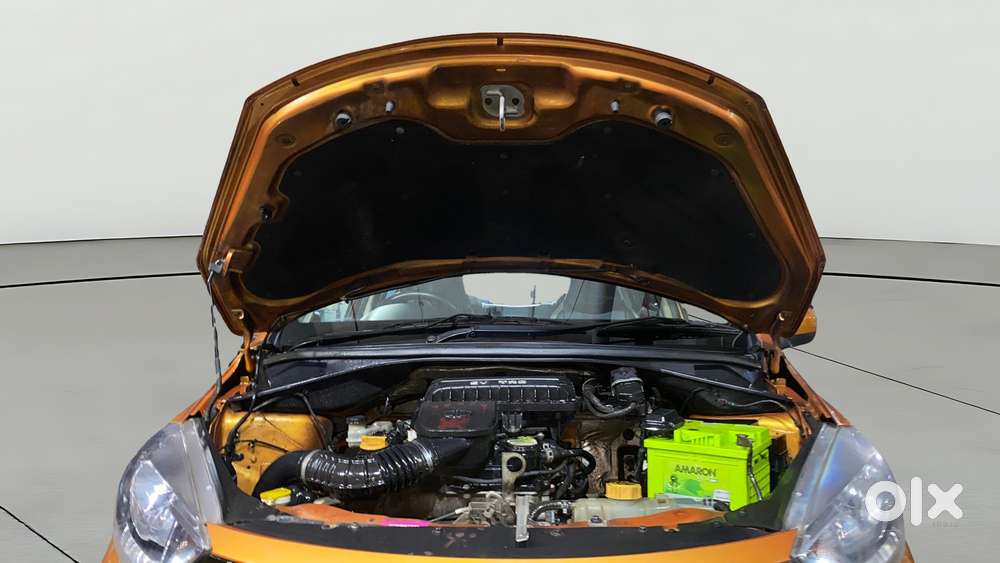 Tata Tiago 1.2 Revotron Xt, 2016, Petrol