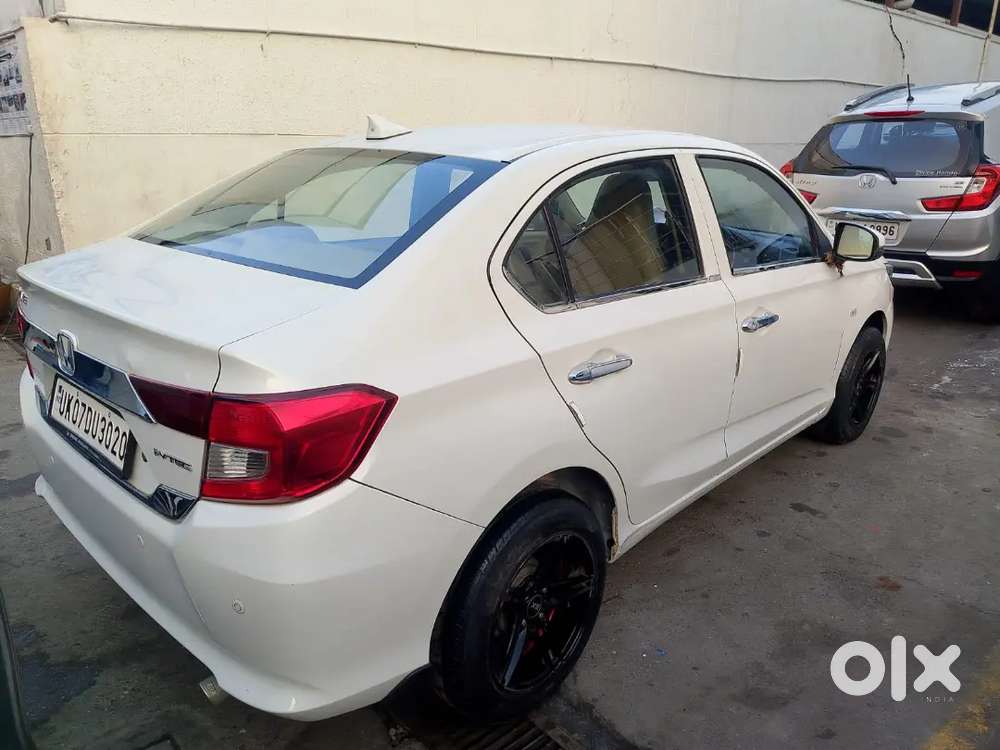 Honda Amaze With Top Model Accessories