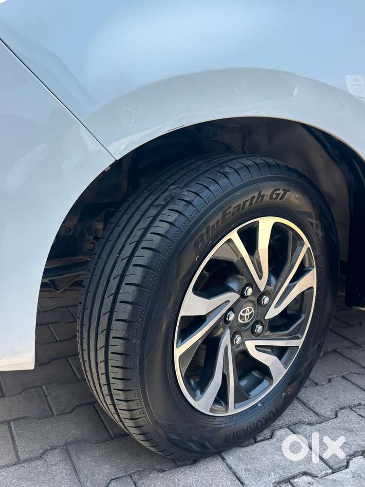 Toyota Innova Crysta [2020-ongoing] 2.4 Gx 7 Str, 2021