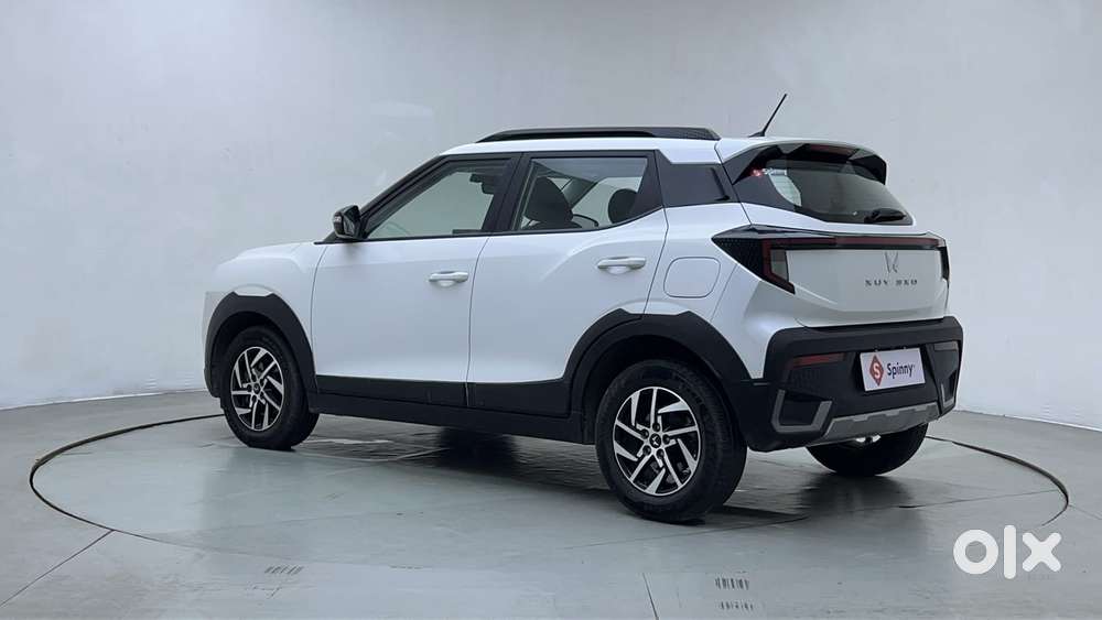 Mahindra Xuv 3xo Ax5 Pm Mt, 2024, Petrol