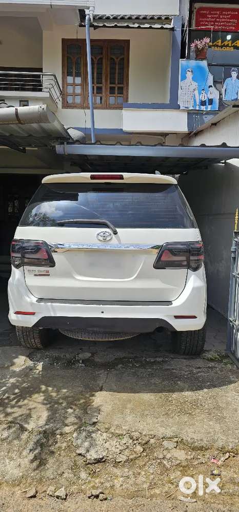 Toyota Fortuner 2012 Diesel 400000 Km Driven