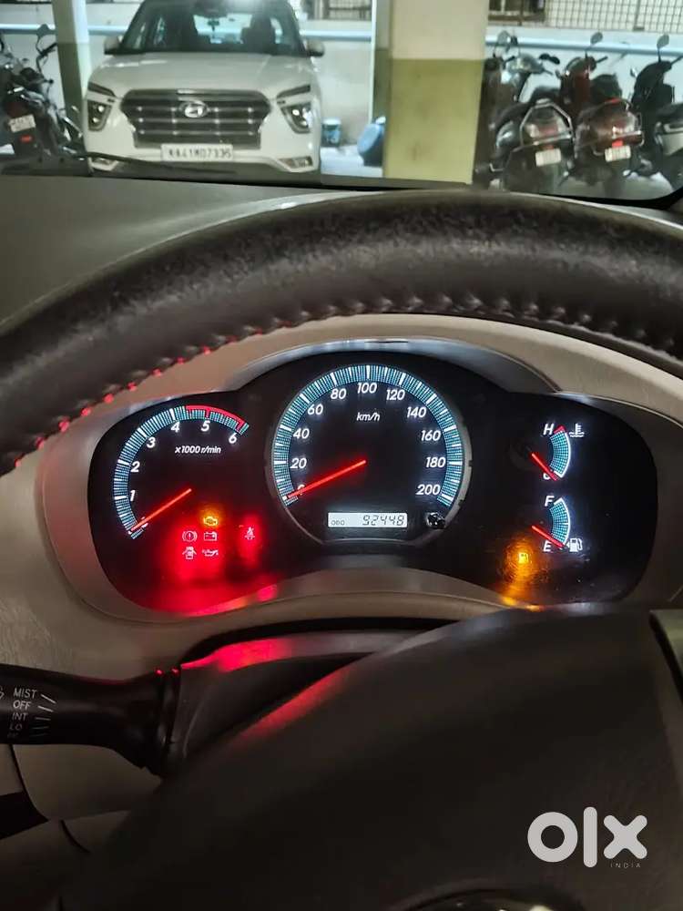 Toyota Innova 2013 Diesel 95000 Km Driven