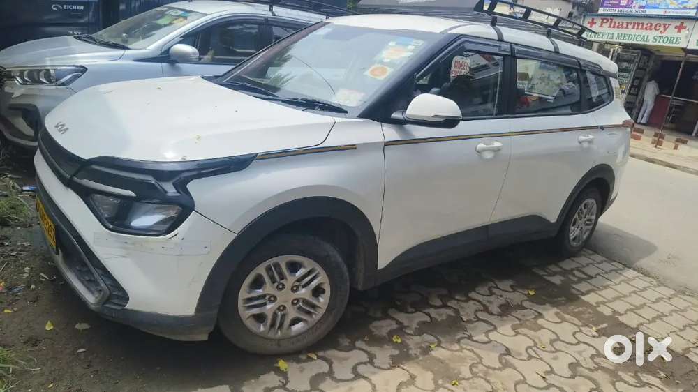 Kia Carens 2025 Petrol Premium