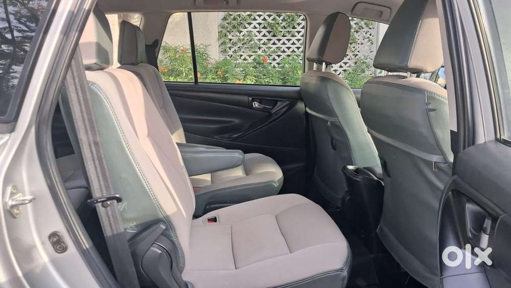 Toyota Innova Crysta 2.4 G Mt 7 Str, 2016, Diesel