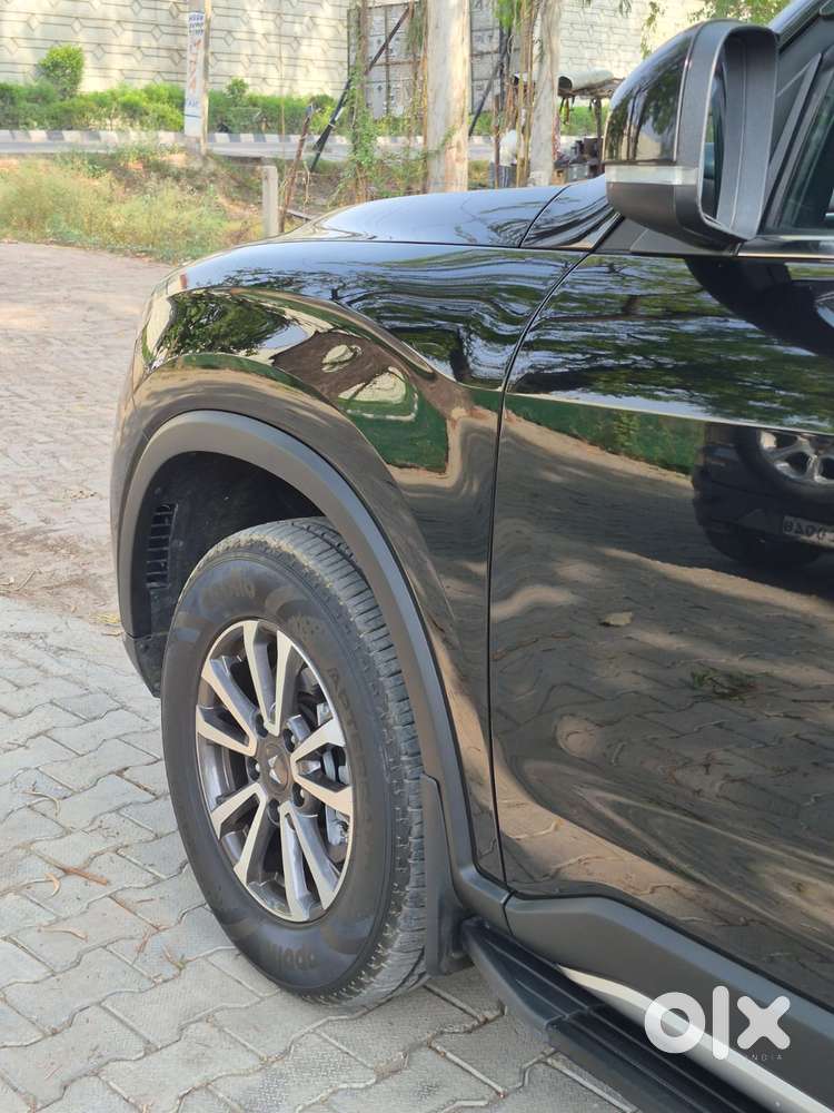 Mahindra Scorpio-n 2.0 Z8 Petrol Mt 7 Str, 2025, Petrol