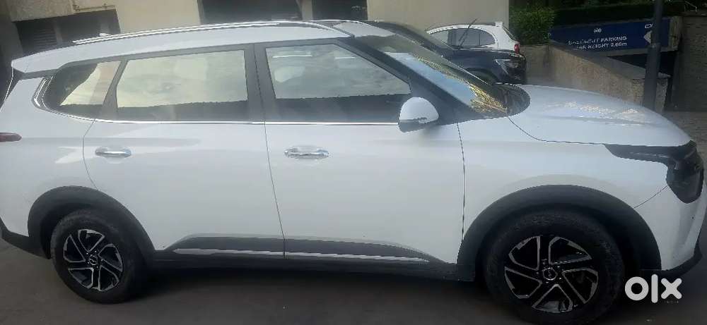 Kia Carens 2022 Petrol 25000 Km Driven