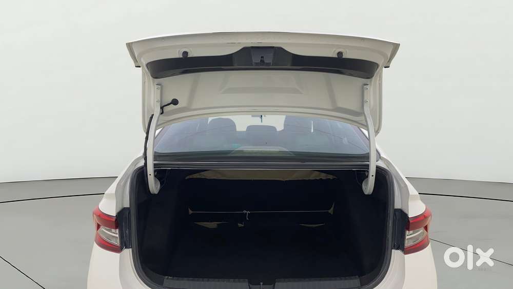 Skoda Slavia Ambition 1.5l Tsi Mt, 2022, Petrol